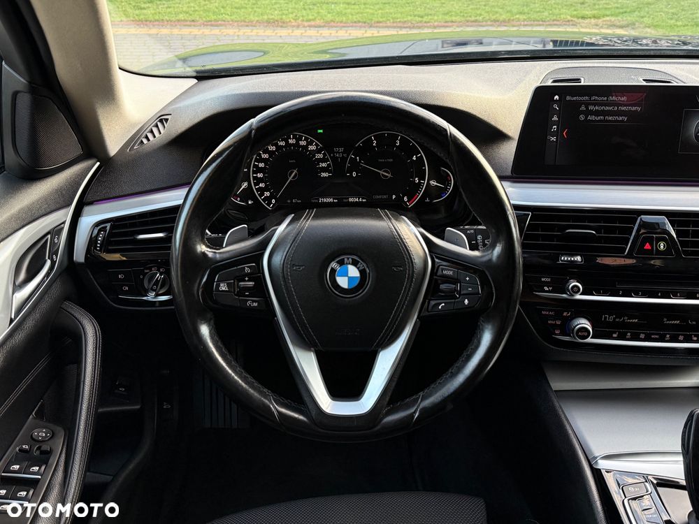 BMW Seria 5 525d Sport Line - 25
