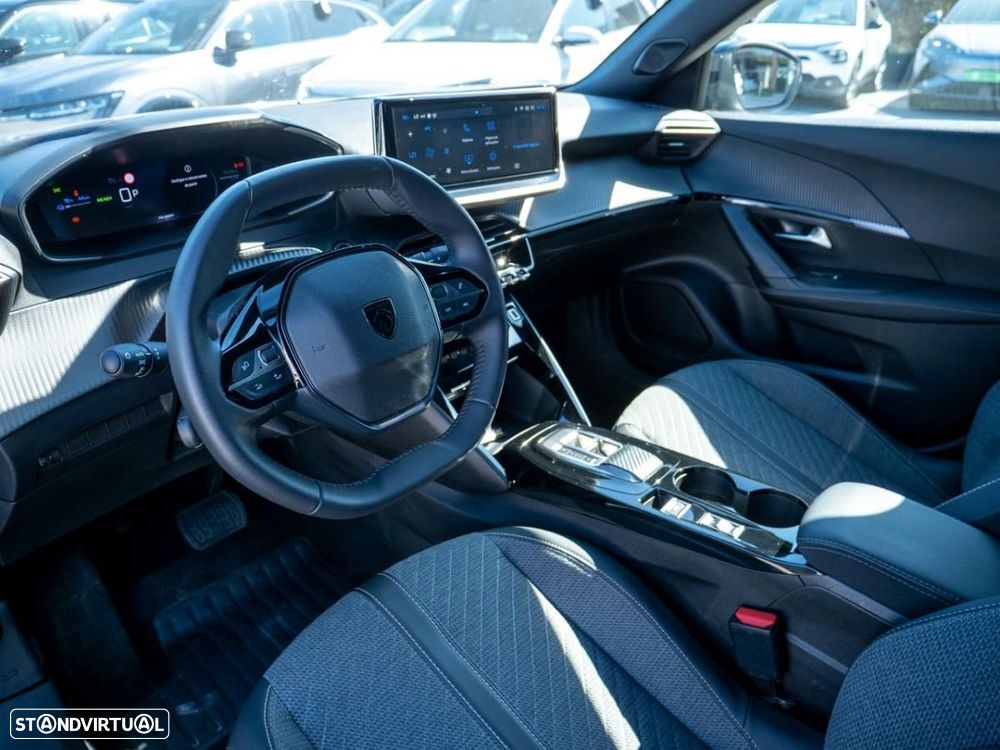 Peugeot e-2008 54 kWh Allure - 22