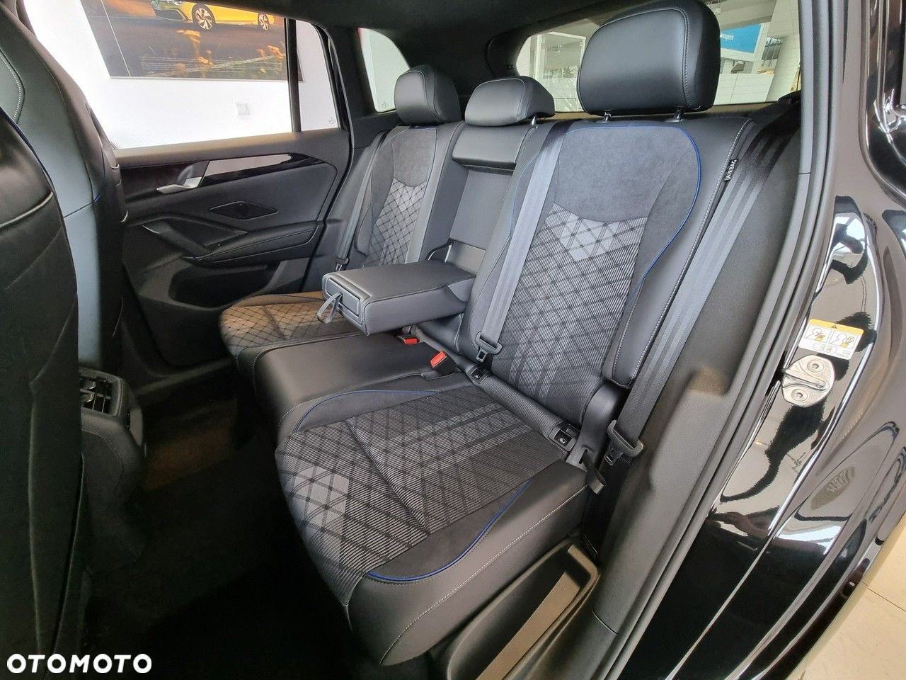 Volkswagen Tiguan 1.5 eHybrid PHEV R-Line Plus DSG - 14