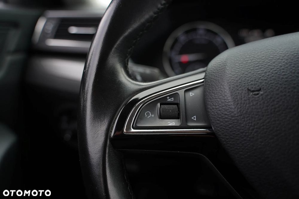 Skoda Superb 2.0 TDI Ambition - 19