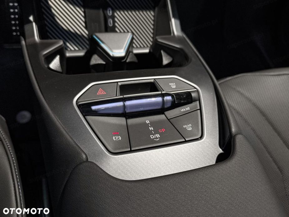 BMW iX3 - 10