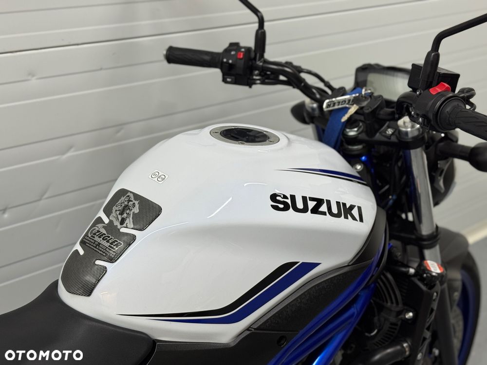 Suzuki SV - 11