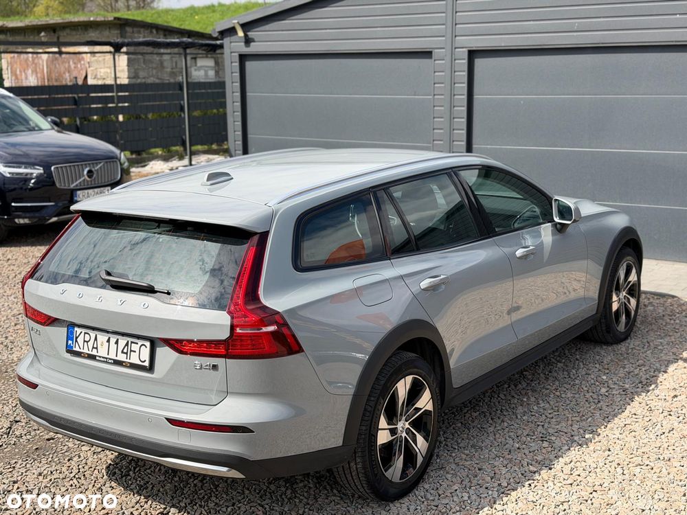 Volvo V60 Cross Country B4 D AWD Geartronic - 10