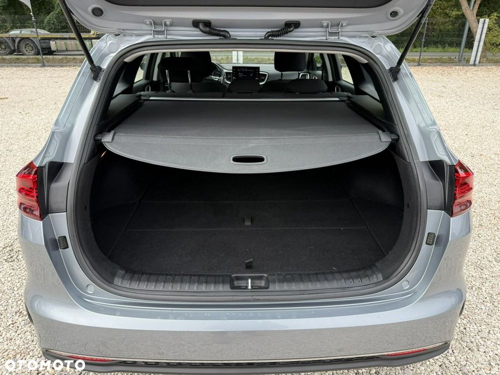 Kia Ceed - 8
