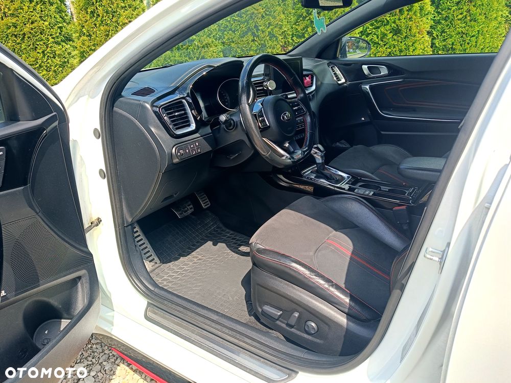 Kia ProCeed 1.6 T-GDI GT DCT - 9