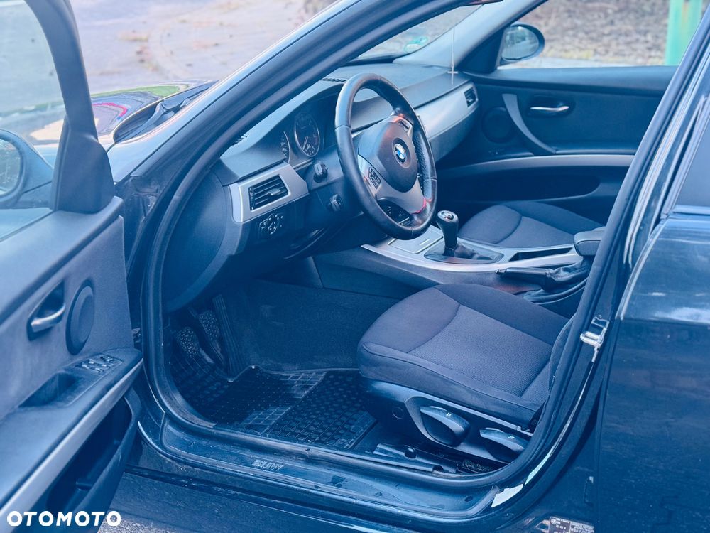 BMW Seria 3 318d - 10