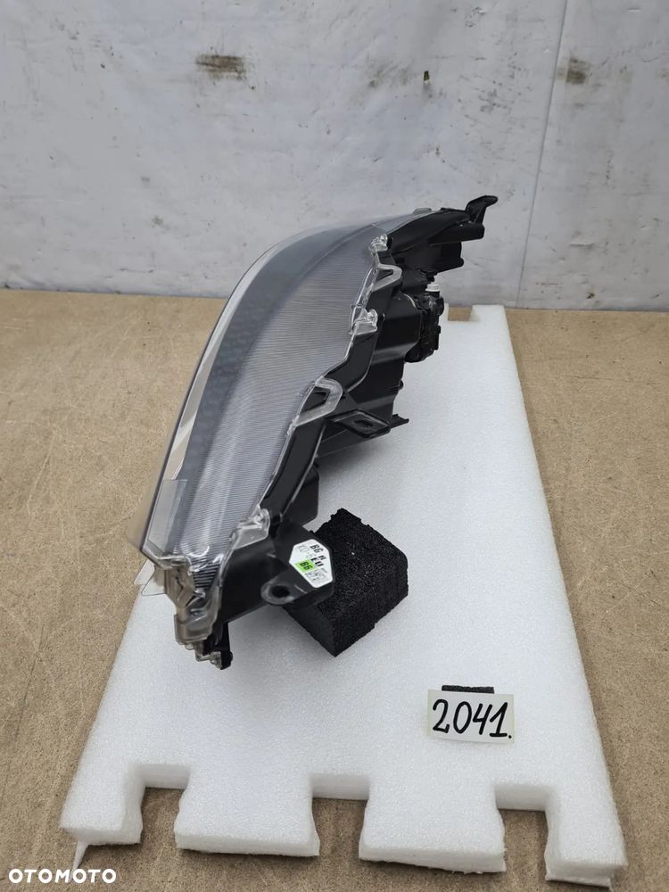 Toyota Yaris 4 IV od20r lampa prawy prawa przednia przód soczewka - 3