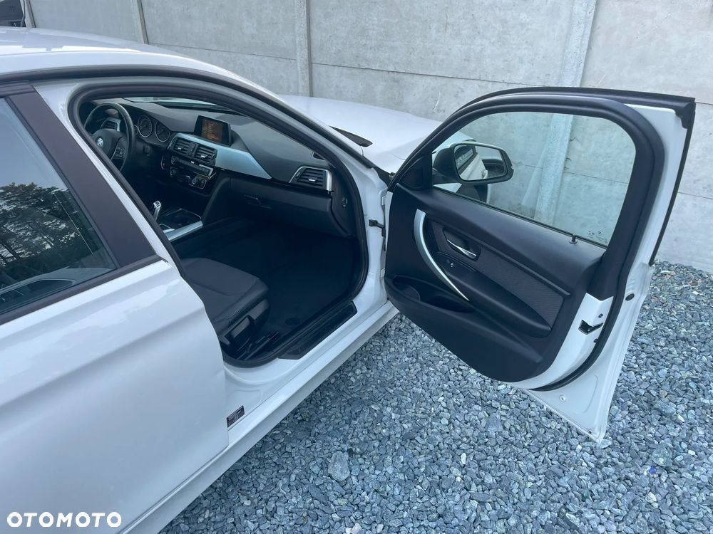 BMW Seria 3 - 23