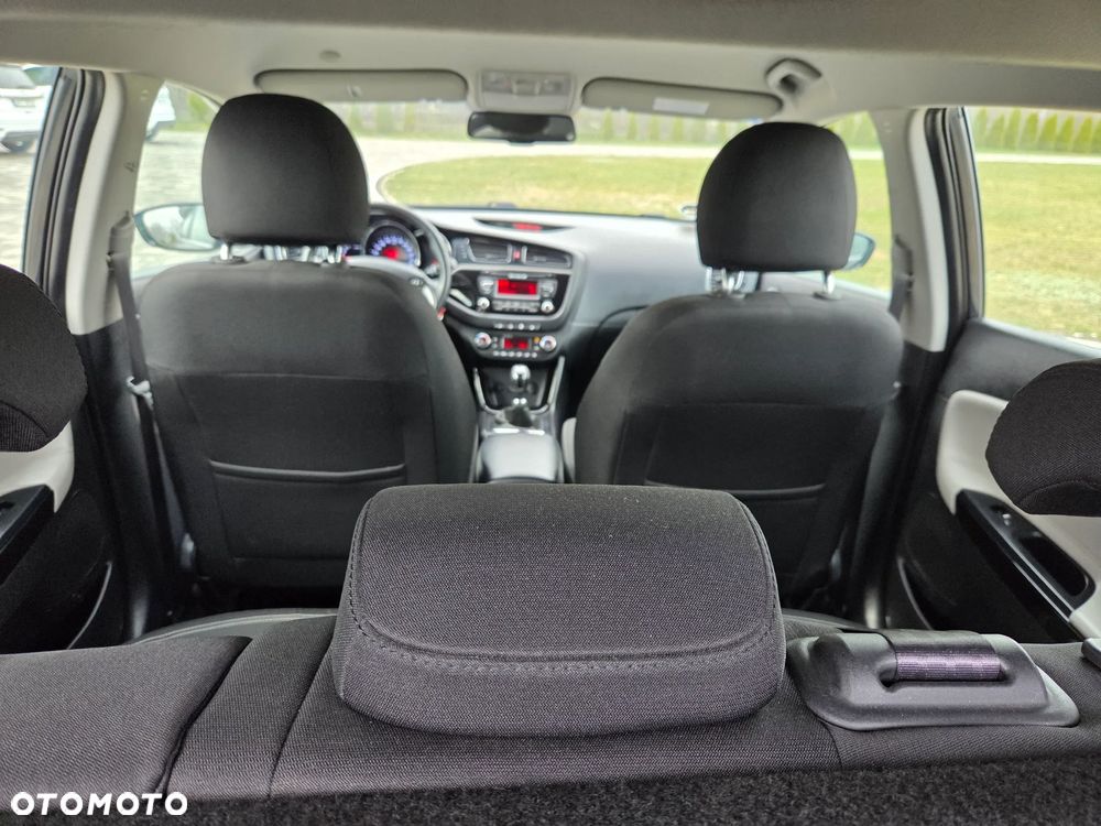 Kia Ceed 1.6 GDI ISG Dream Team Edition - 22