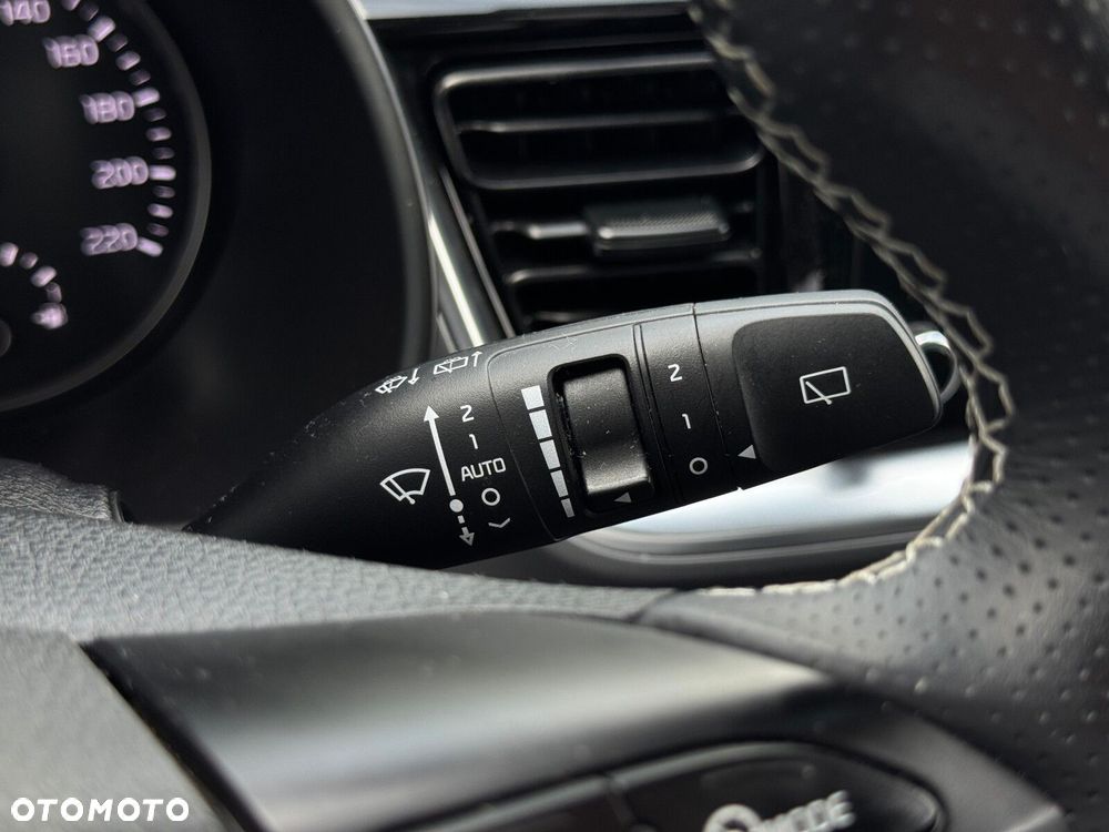 Kia Stonic 1.2 L Business Line - 24