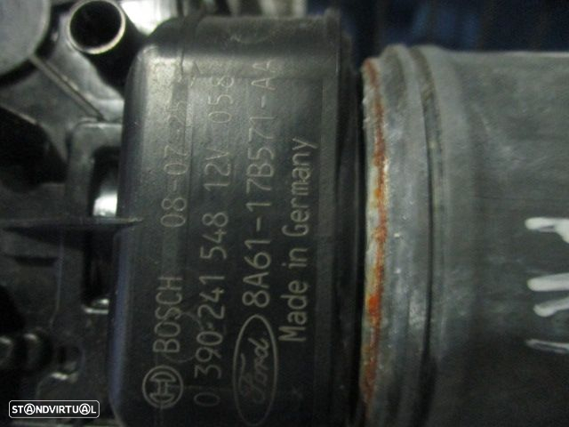 Motor Limpa Vidros Frente 8A6117B571AA FORD FIESTA 2008 FRENTE Bosch FORD FIESTA 6 2009 1.4TDCI   0P  PRETO Frente Bosch FORD FIESTA 4 FASE 1 2009 1.4TDCI 70CV 5P PRETO FRT Bosch - 2