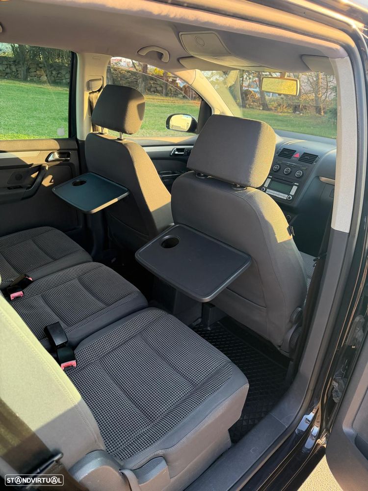 VW Touran 2.0 TDI Highline 7L - 12