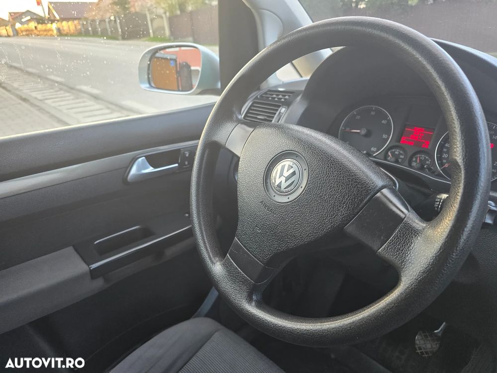 Volkswagen Touran - 19