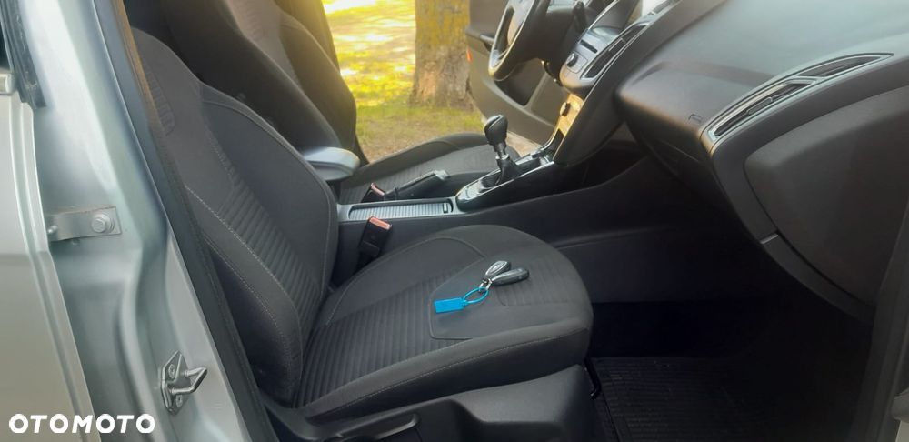 Ford Focus - 30