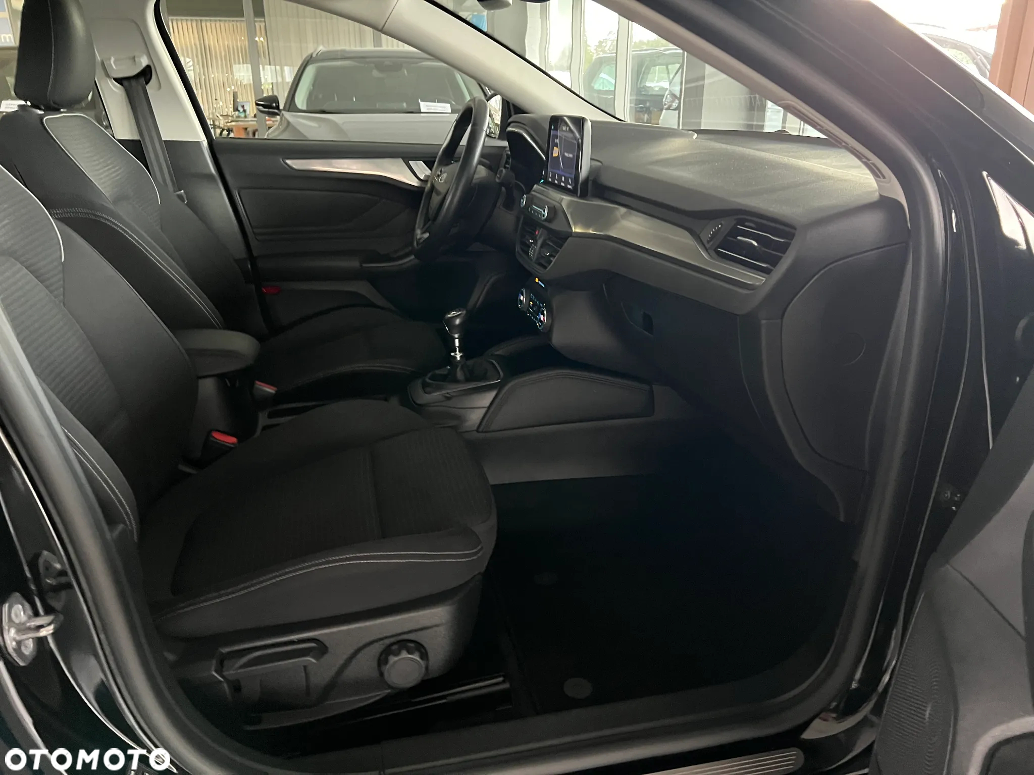 Ford Focus 1.0 EcoBoost Titanium Business - 37