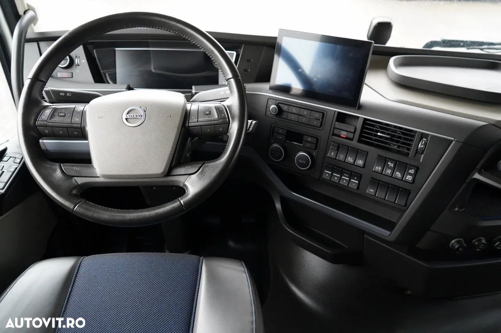 Volvo FH 500 / XXL / RETARDER / COMPLET SUSPENDAT / AER CONDIȚIONAT DE PARCARE / ECHIPAMENT MAXIM / CONTRACT DE SERVICE GOLD / - 27