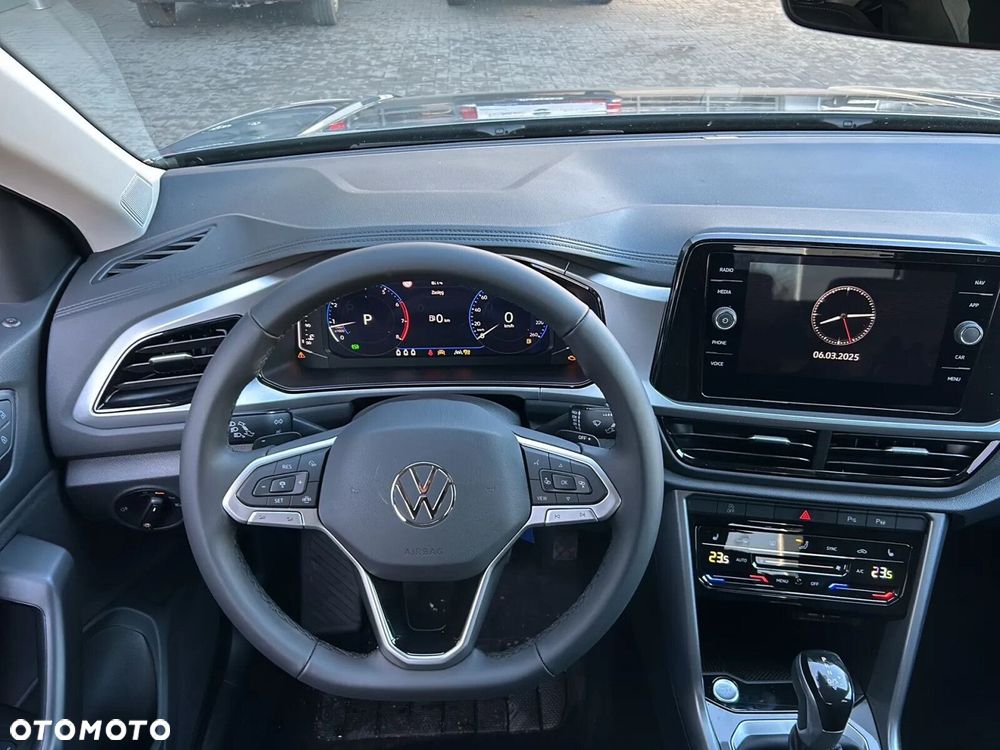 Volkswagen T-Roc - 13