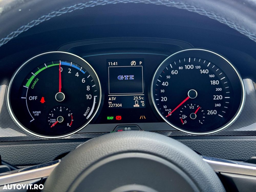 Volkswagen Golf - 24