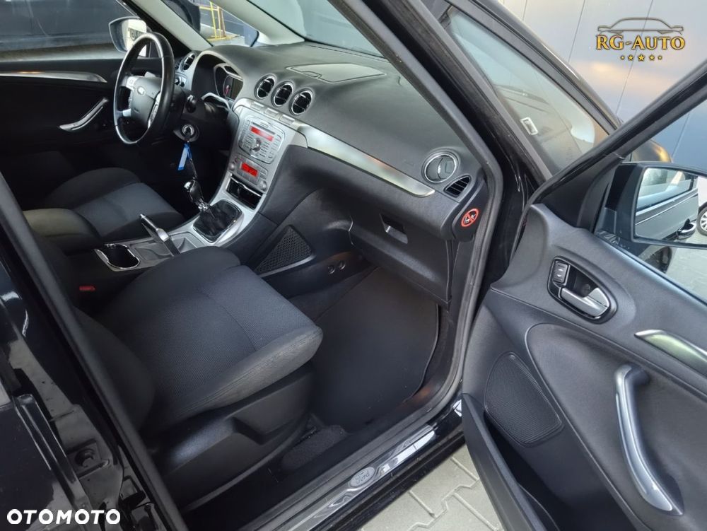 Ford S-Max - 21