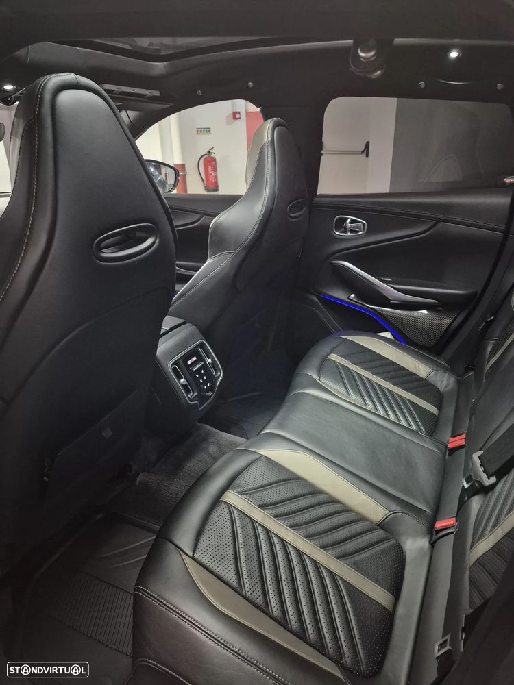 Aston Martin DBX 707 - 11