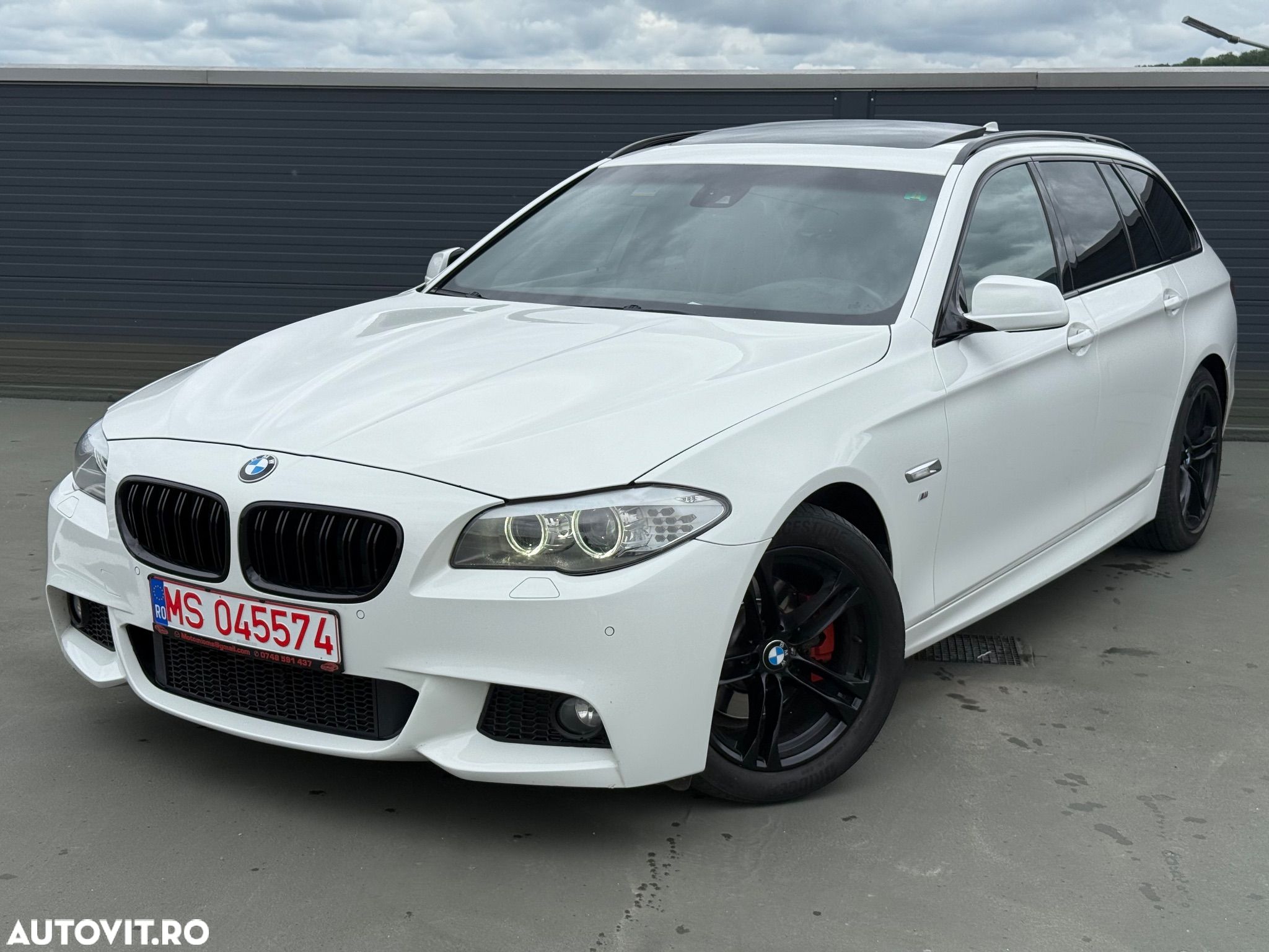 BMW Seria 5 520d Touring Sport-Aut. - 1