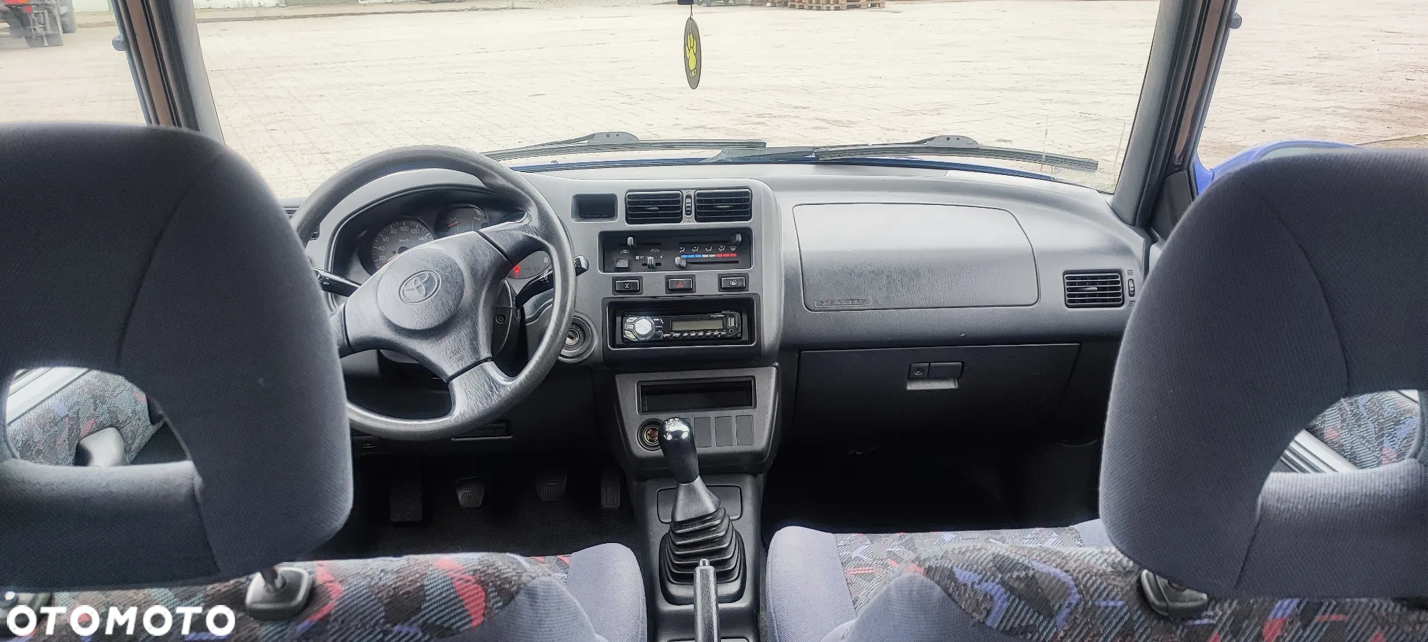 Toyota RAV4 2.0 - 8