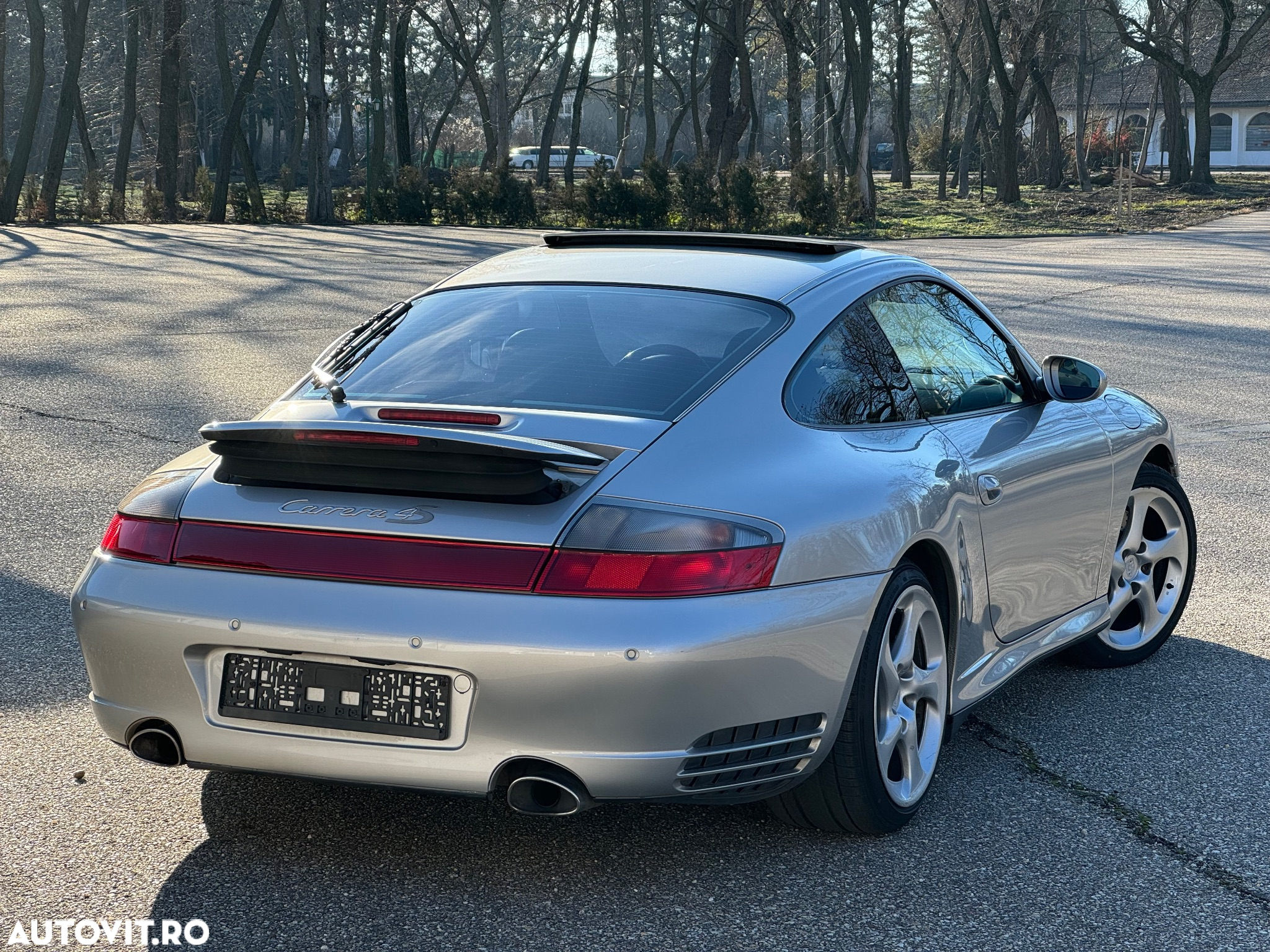 Porsche 911 Carrera 4S - 12