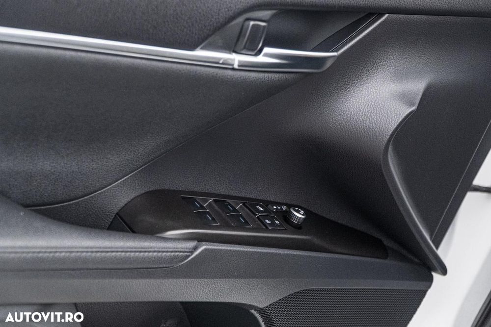 Toyota Camry Executive - 27