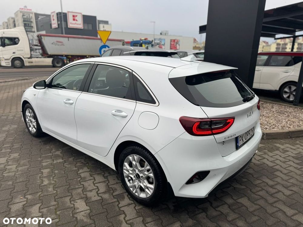 Kia Ceed 1.5 T-GDI M - 3