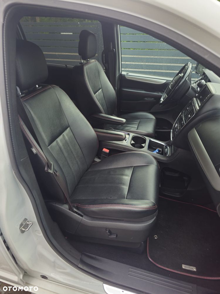 Dodge Grand Caravan 3.6 R/T - 14