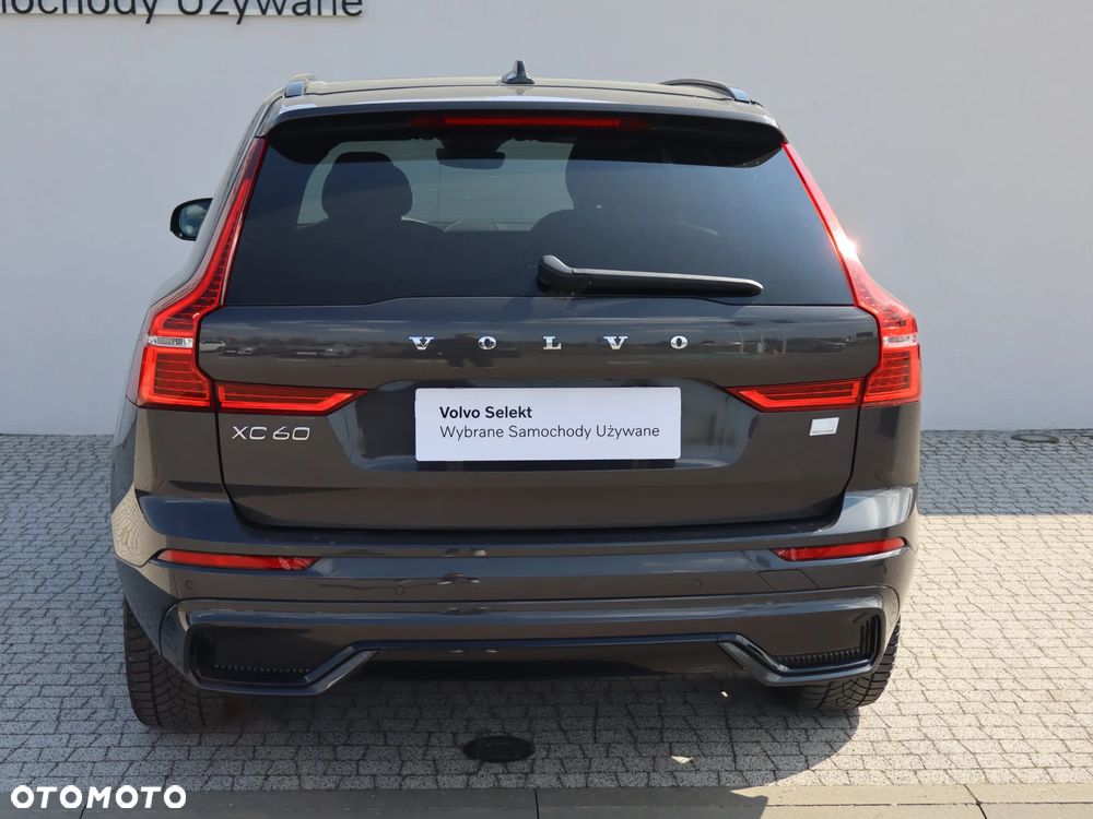 Volvo XC 60 T6 Plug-In Hybrid AWD Plus Dark - 6
