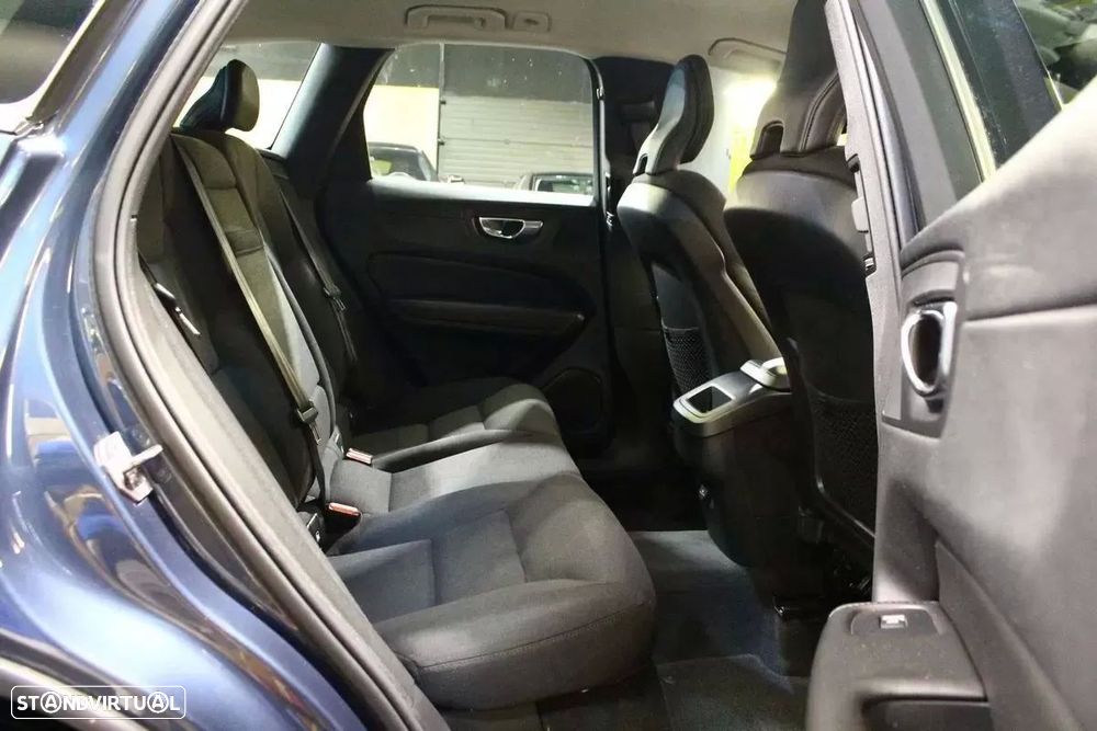 Volvo XC 60 2.0 B4 Momentum - 16