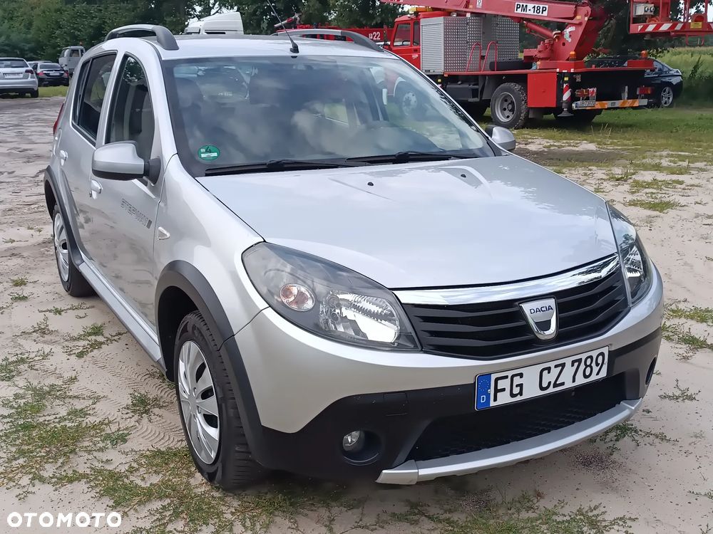 Dacia Sandero Stepway 1.6 - 6