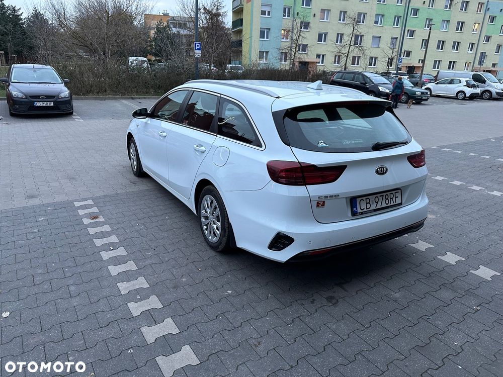 Kia Ceed 1.6 CRDi SCR M - 4