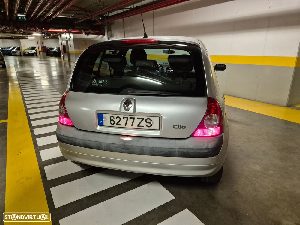 Renault Clio 1.2 Confort Authentique GPL - 8