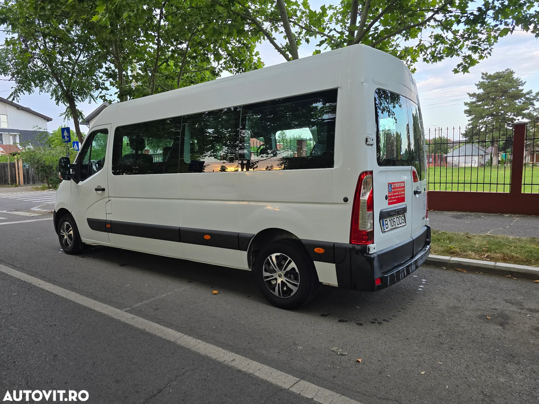 Renault Master 2.3 dCi 110 Combi 3,5t L2H2 8+1 locuri 4,7 m3 Confort - 8