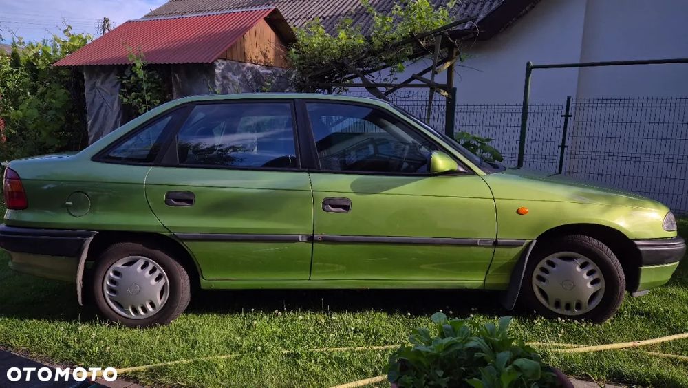 Opel Astra 1.6 - 4