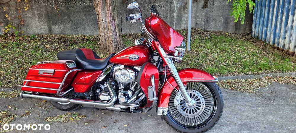 Harley-Davidson FLHTCU Ultra - 2