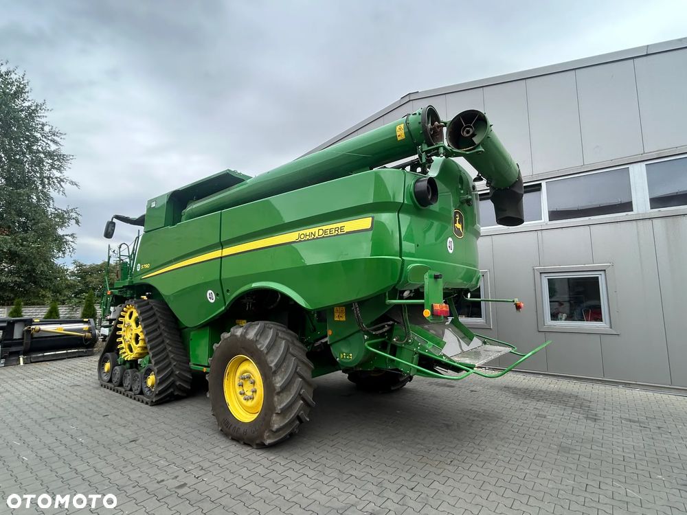 John Deere S790 - 8