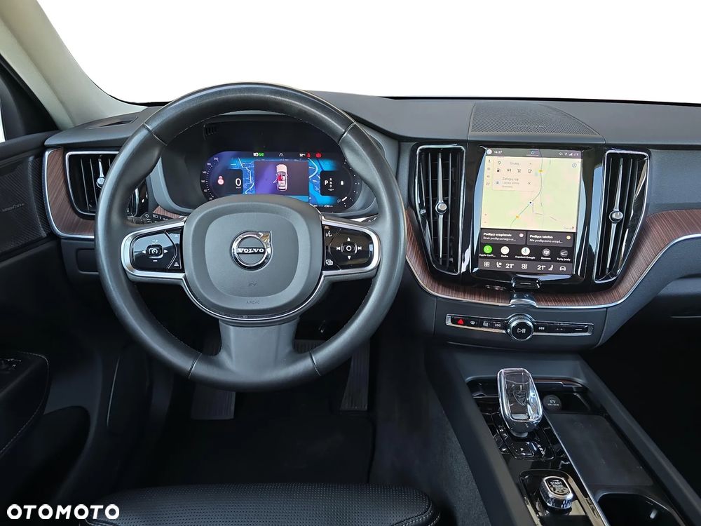 Volvo XC 60 B4 D AWD Plus Dark - 13