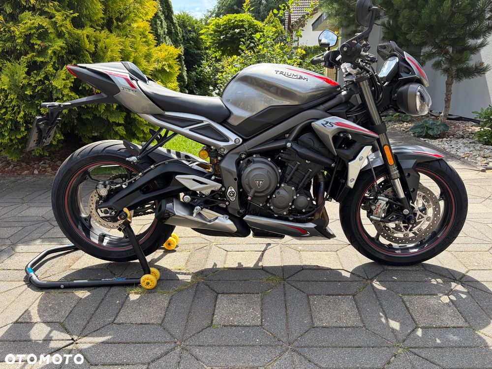Triumph Street Triple - 4