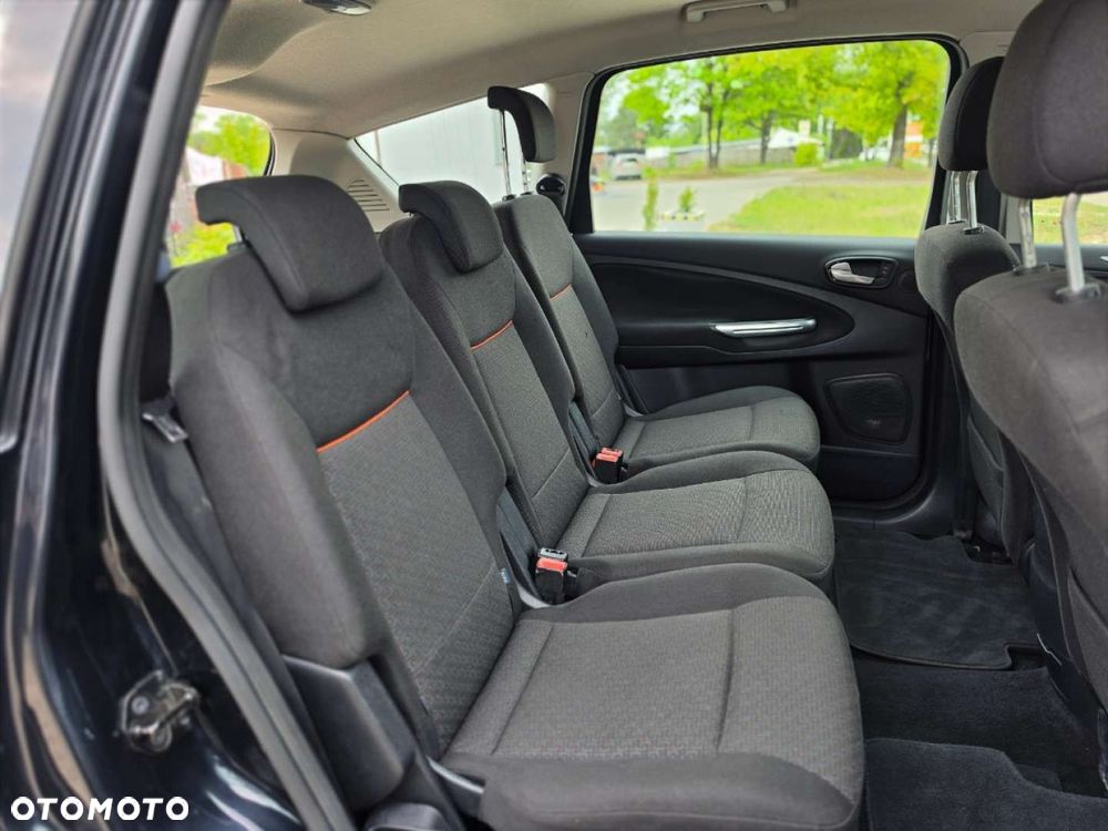 Ford S-Max - 16