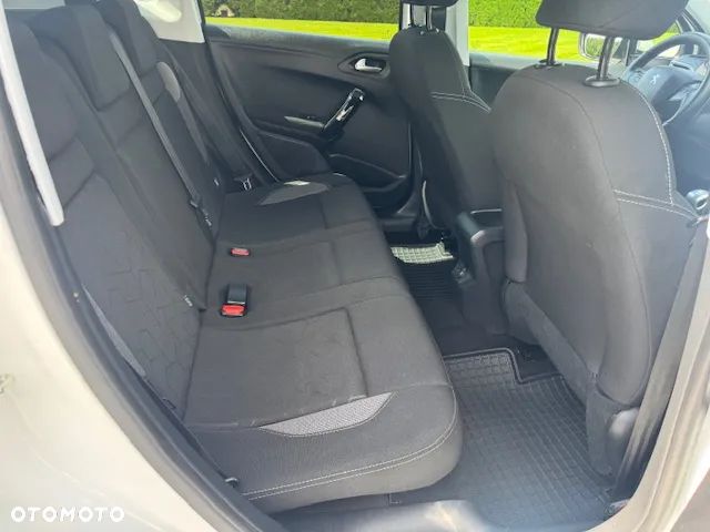 Peugeot 2008 - 24