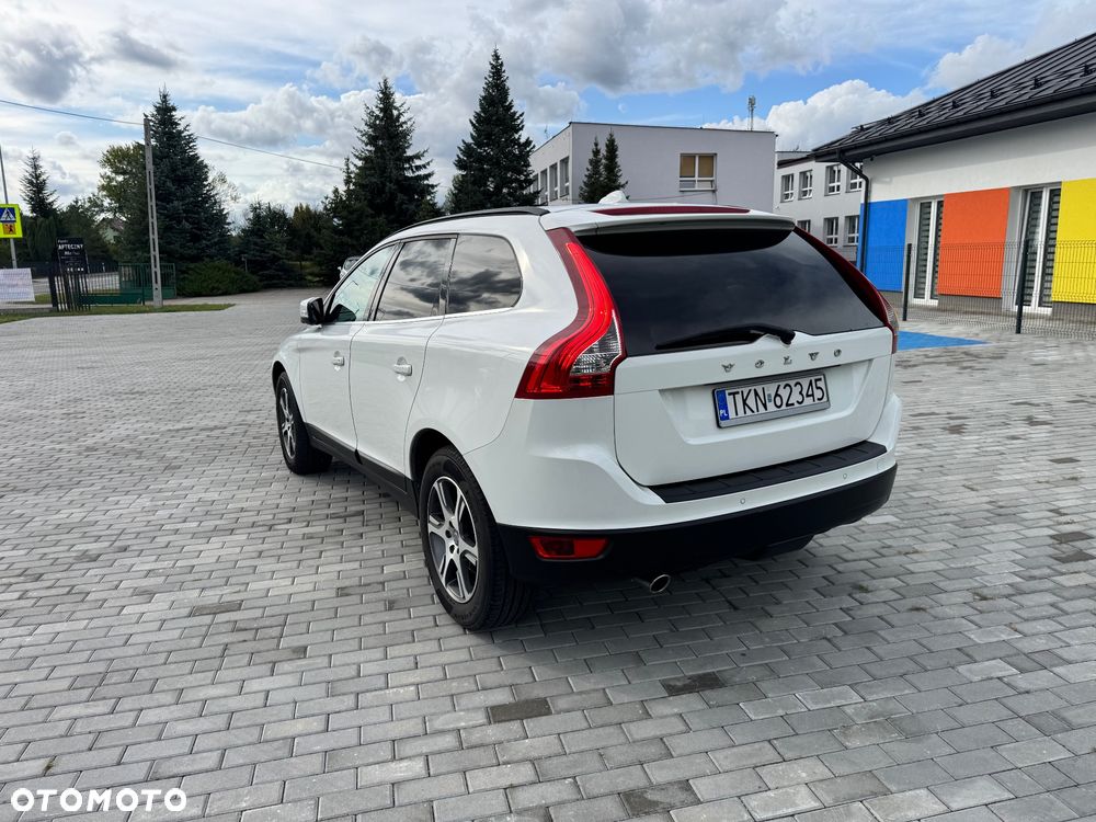 Volvo XC 60 D4 Geartronic Momentum - 4