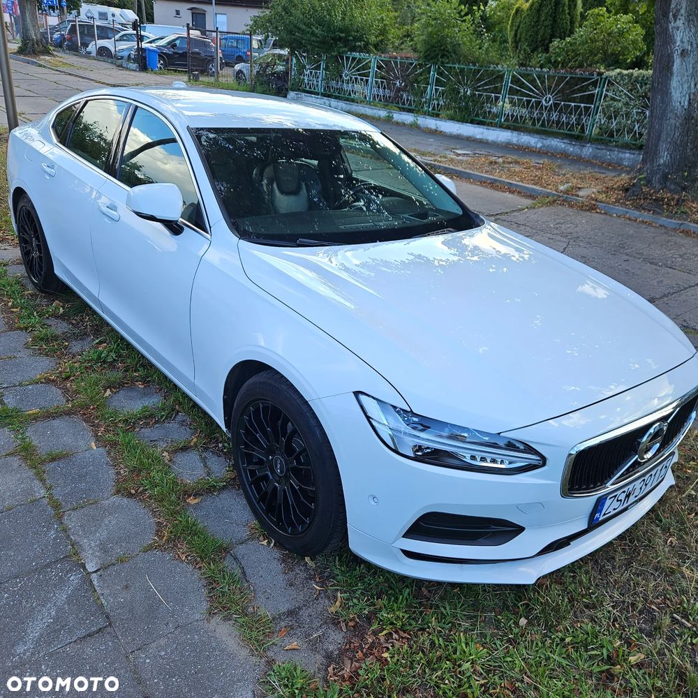 Volvo S90 - 2