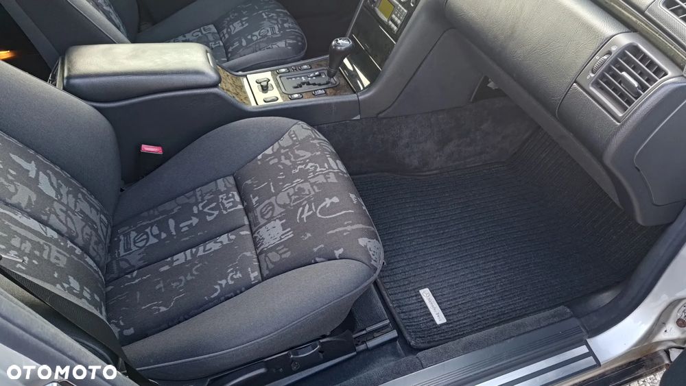 Mercedes-Benz Klasa E - 14