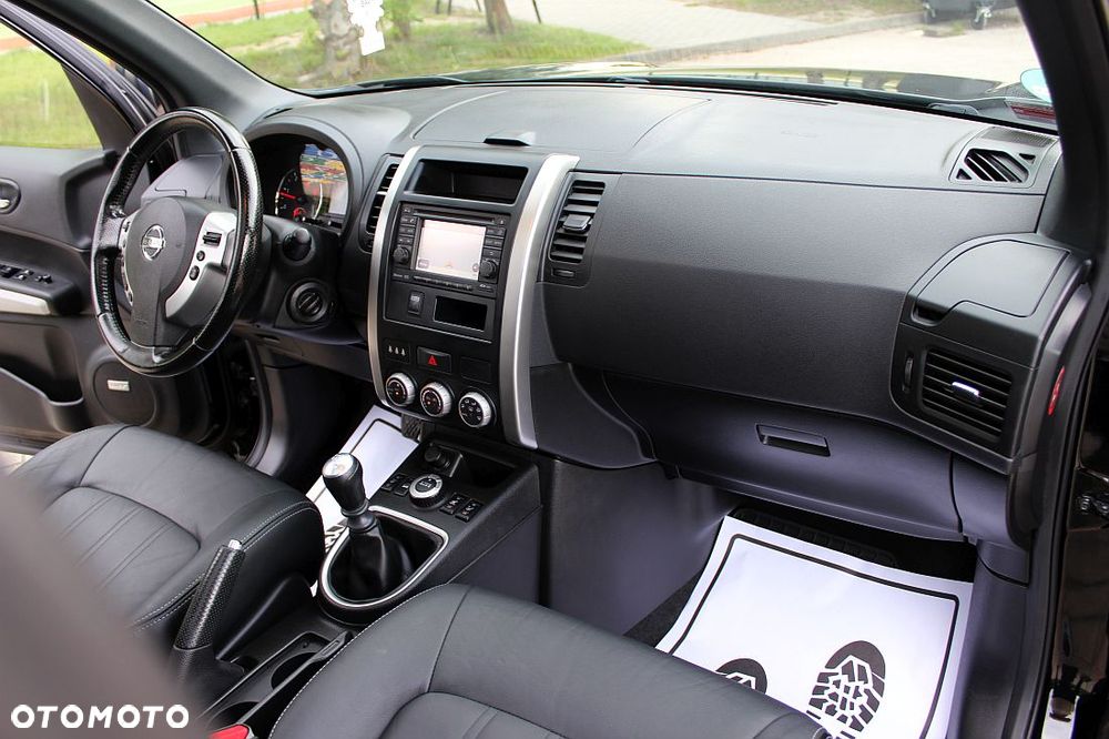 Nissan X-Trail 2.0 dCi 4x4 DPF LE - 22