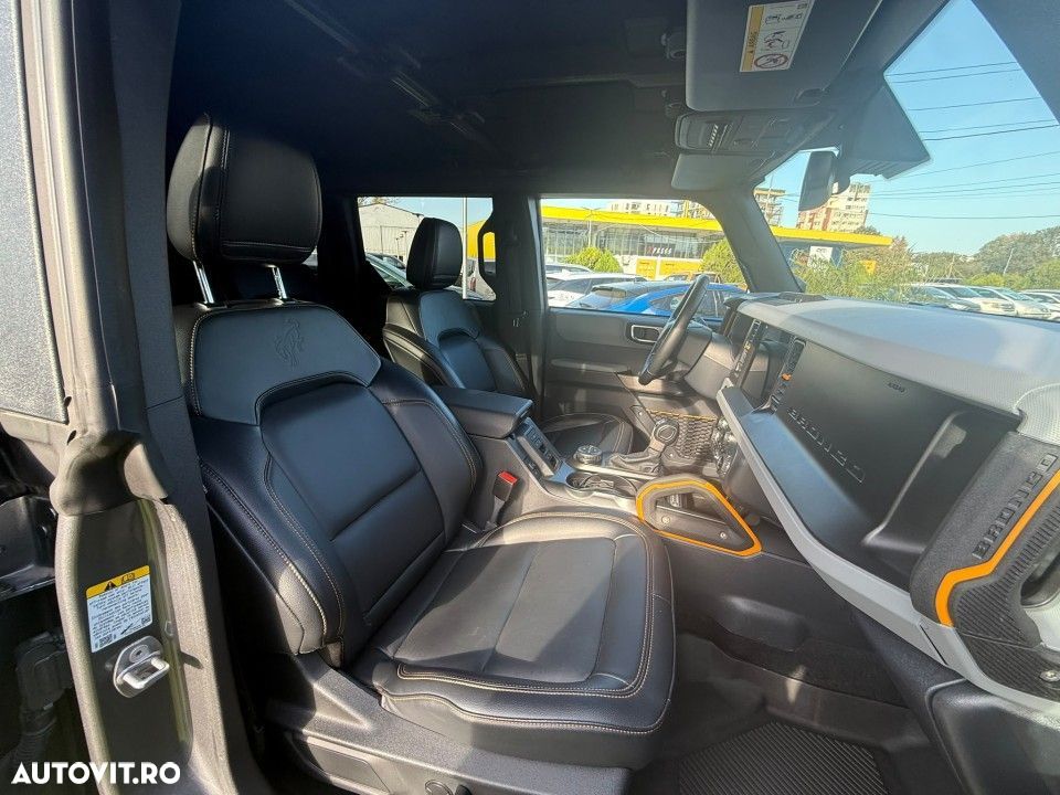 Ford Bronco - 7