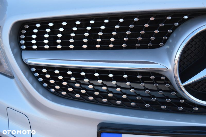 Mercedes-Benz CLA 200 AMG Line - 29
