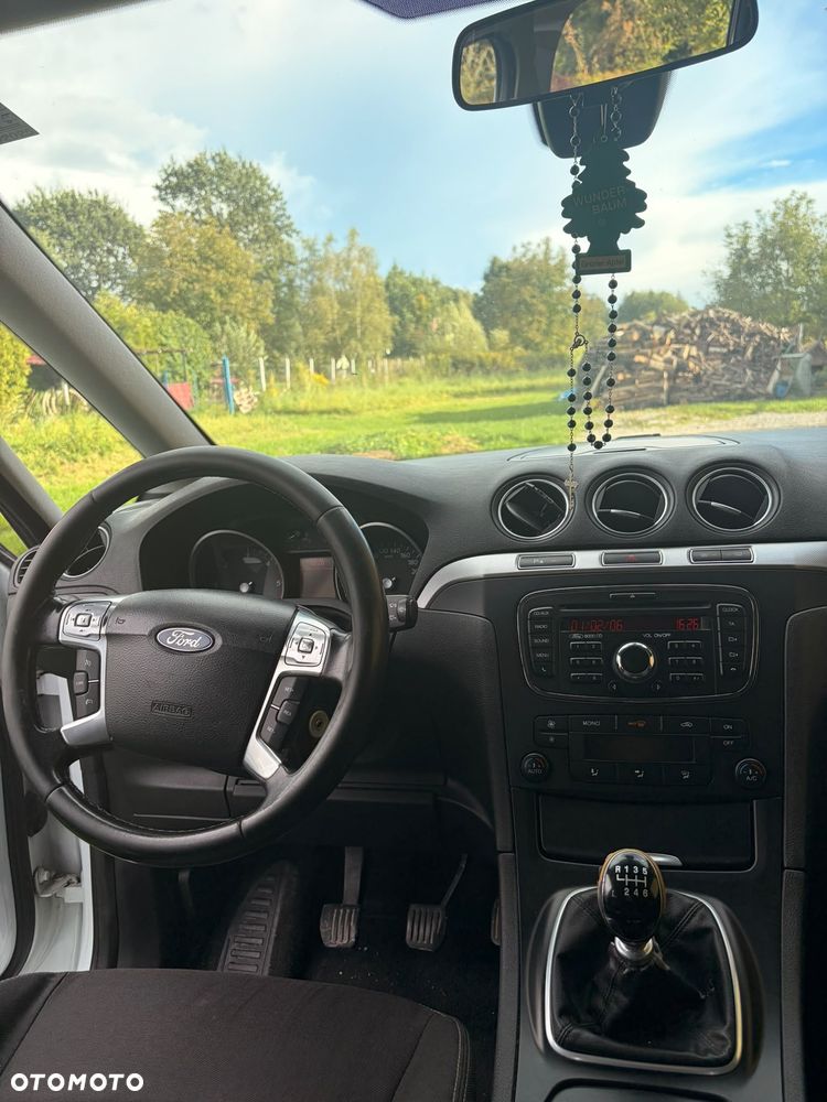 Ford Galaxy - 13